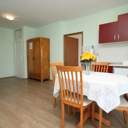 3300b Apartamento Petrčane