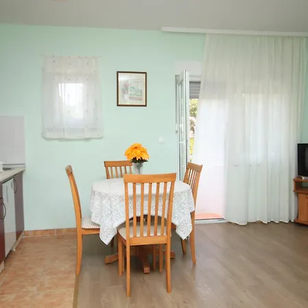 Lägenhet 3300b *