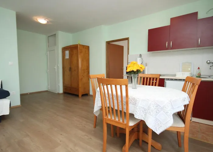 3300b Апартаменты Петрчане